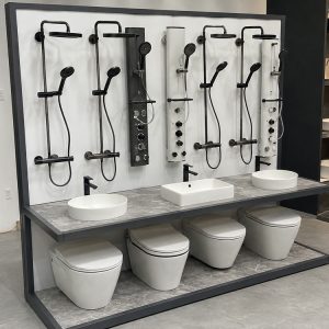 Kệ trưng bày vòi sen & bồn vệ sinh